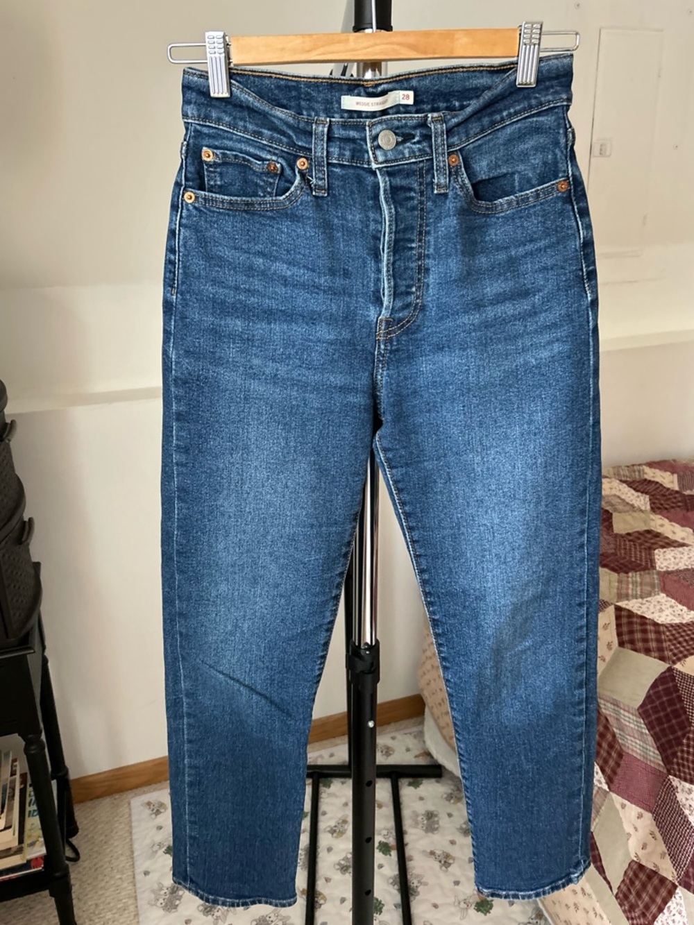 Levi’s Wedgie Straight Jeans 28